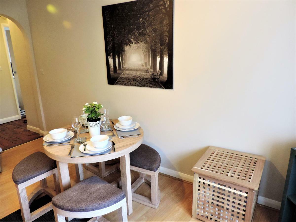 1 Bed Bagshot Pennyhill Accommodation Εξωτερικό φωτογραφία